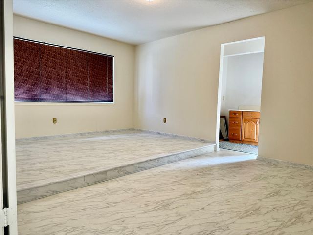 2802 Valley Forest Drive, Missouri City, TX 77489