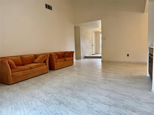 2802 Valley Forest Drive, Missouri City, TX 77489