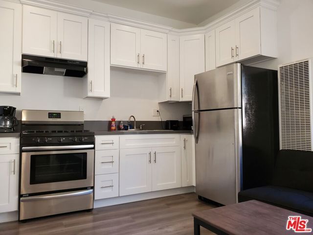 1978 Bonsallo Avenue, Los Angeles, CA 90007