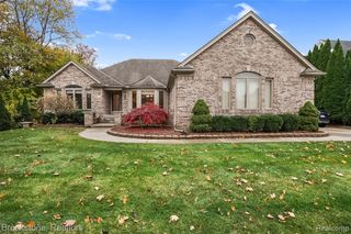 8948 Chestnut Run Drive, Shelby Twp, MI 48317