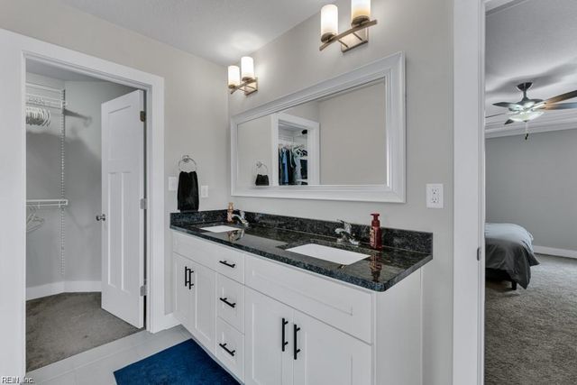 219 Dunway LN, Chesapeake, VA 23323