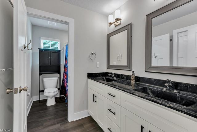 219 Dunway LN, Chesapeake, VA 23323