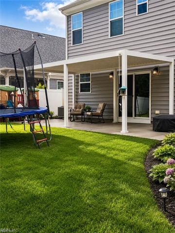 219 Dunway LN, Chesapeake, VA 23323