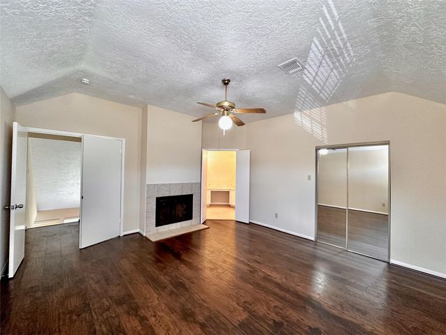 6437 Chatham Island Lane, Houston, TX 77035