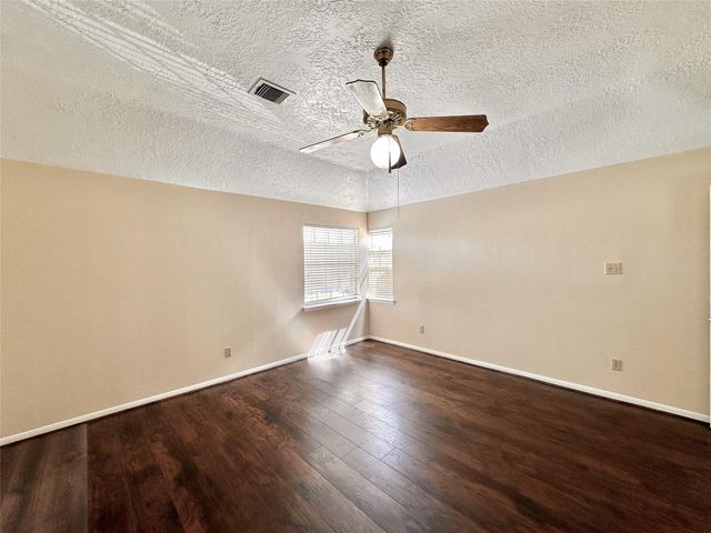 6437 Chatham Island Lane, Houston, TX 77035