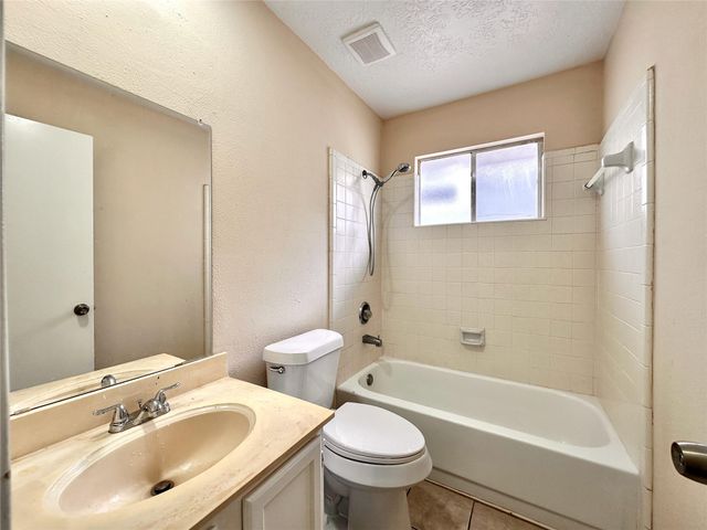 6437 Chatham Island Lane, Houston, TX 77035