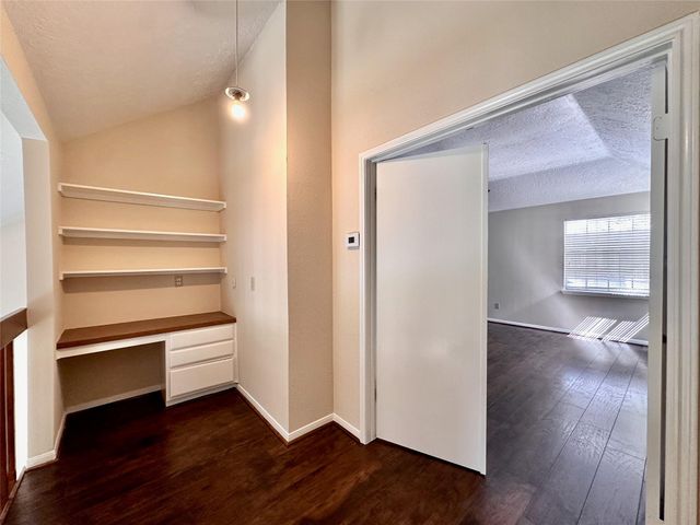 6437 Chatham Island Lane, Houston, TX 77035