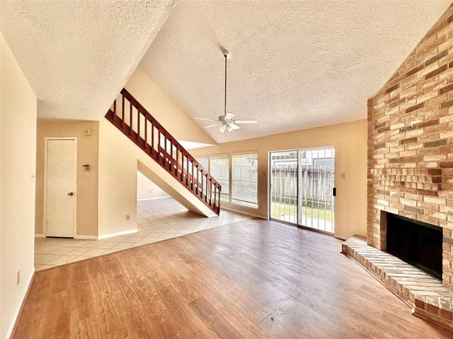 6437 Chatham Island Lane, Houston, TX 77035