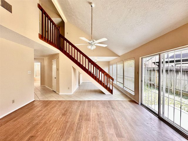 6437 Chatham Island Lane, Houston, TX 77035