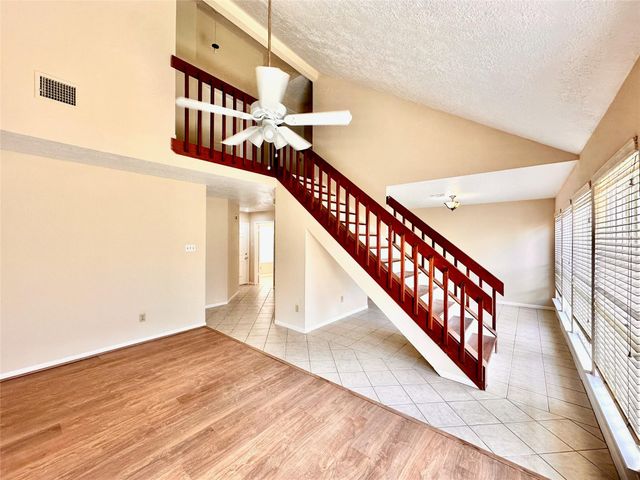 6437 Chatham Island Lane, Houston, TX 77035