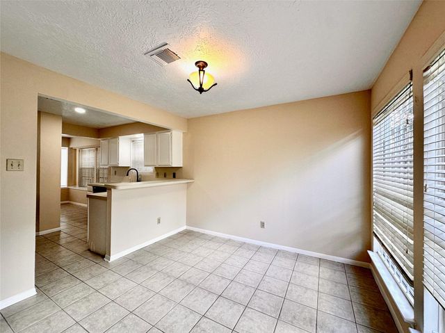 6437 Chatham Island Lane, Houston, TX 77035