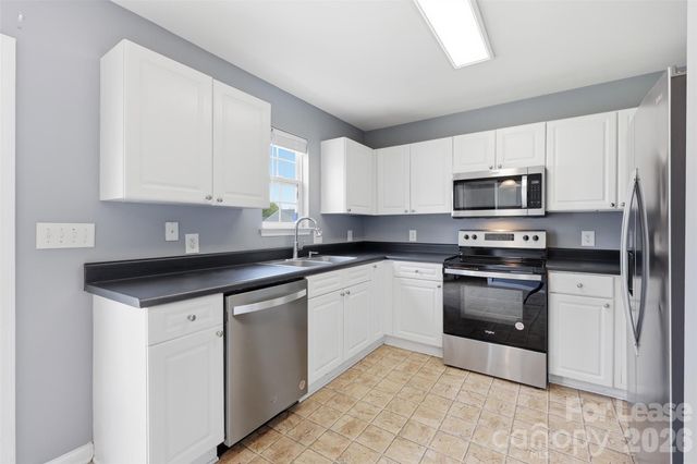 3911 Hathaway Hills Drive, Charlotte, NC 28214