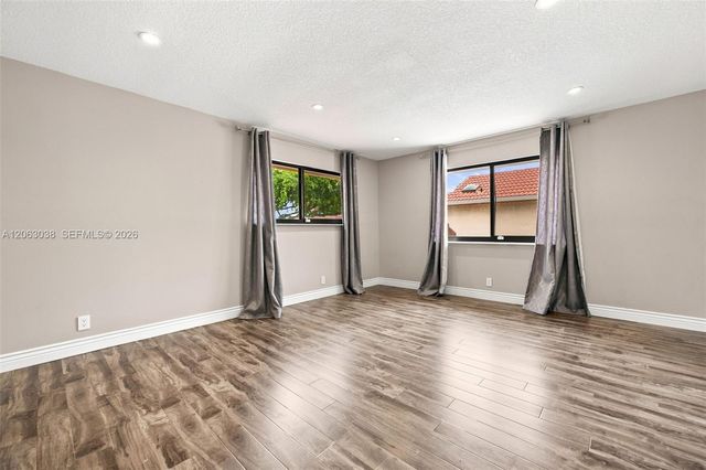 3931 NW 7th Place, Deerfield Beach, FL 33442