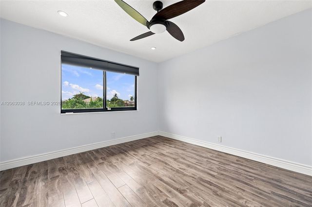 3931 NW 7th Place, Deerfield Beach, FL 33442