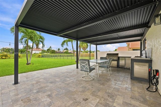 3931 NW 7th Place, Deerfield Beach, FL 33442