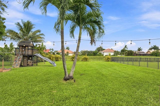 3931 NW 7th Place, Deerfield Beach, FL 33442
