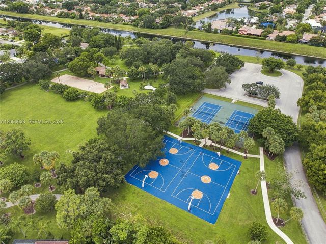 3931 NW 7th Place, Deerfield Beach, FL 33442