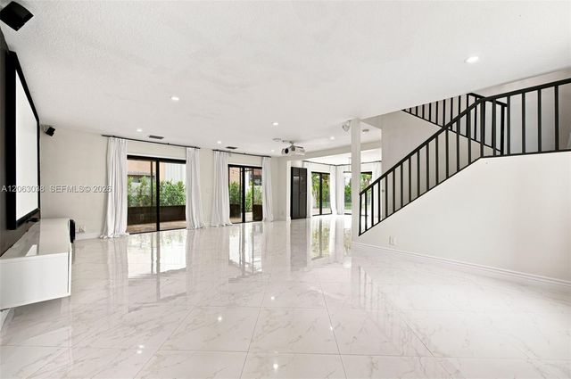 3931 NW 7th Place, Deerfield Beach, FL 33442