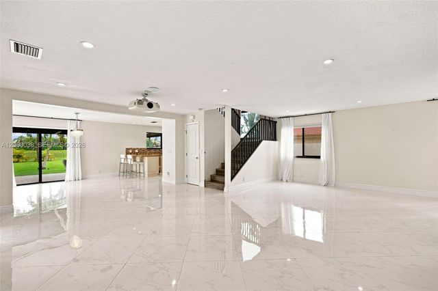3931 NW 7th Place, Deerfield Beach, FL 33442