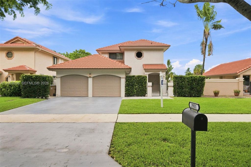 3931 NW 7th Place, Deerfield Beach, FL 33442
