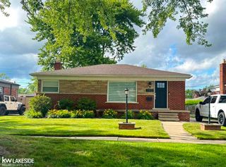 21443 Arrowhead Street, St Clair Shores, MI 48082