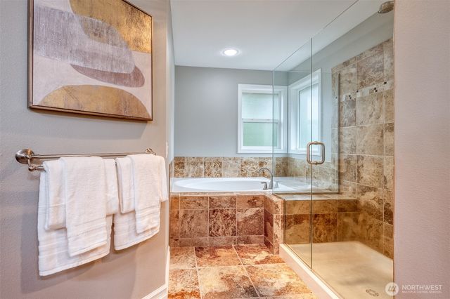 4660 244th Place SE, Sammamish, WA 98029