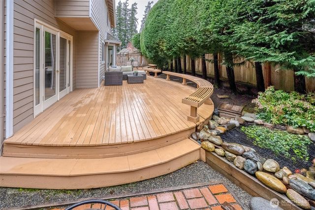 4660 244th Place SE, Sammamish, WA 98029