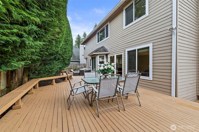 4660 244th Place SE, Sammamish, WA 98029