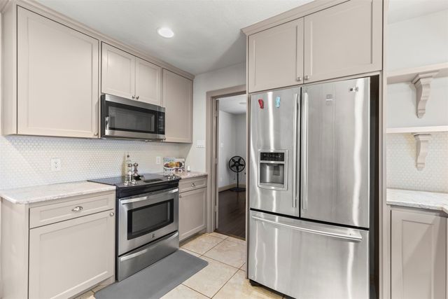 2602 Ramblewood Drive, Carrollton, TX 75006