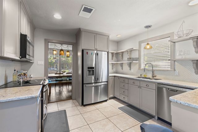 2602 Ramblewood Drive, Carrollton, TX 75006