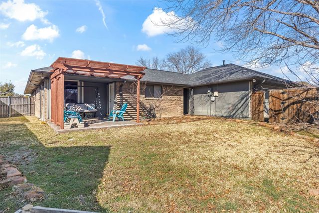 2602 Ramblewood Drive, Carrollton, TX 75006