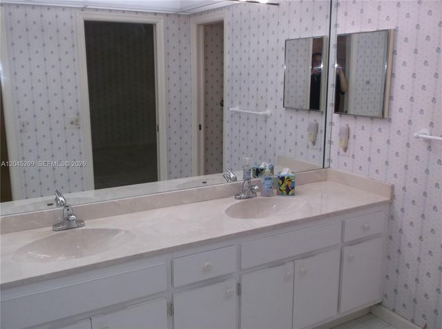 908 Cypress Terrace V57, Pompano Beach, FL 33069