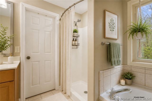 2707 Clearstream Court, New Albany, IN 47150