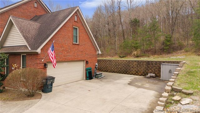 2707 Clearstream Court, New Albany, IN 47150