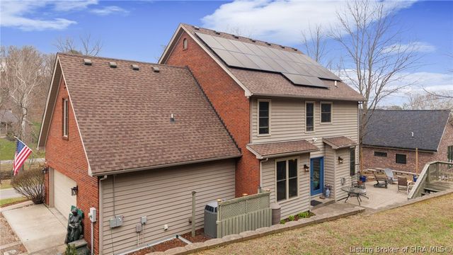 2707 Clearstream Court, New Albany, IN 47150