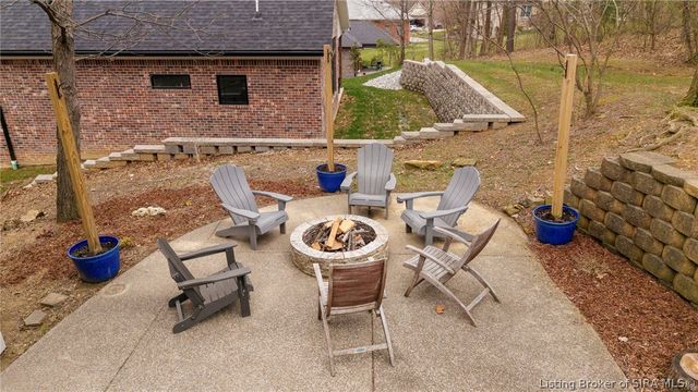 2707 Clearstream Court, New Albany, IN 47150