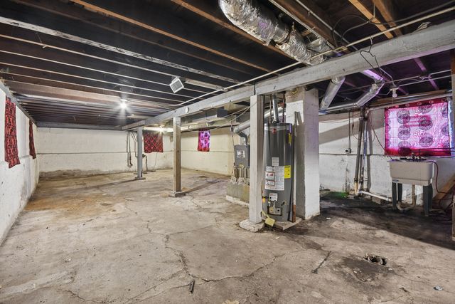 8918 S Woodlawn Avenue, Chicago, IL 60619