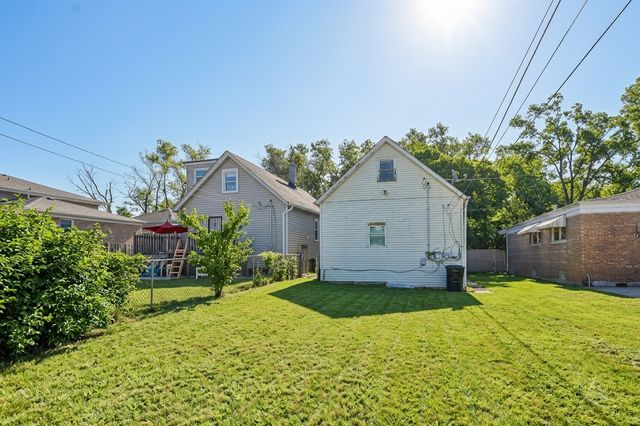 8918 S Woodlawn Avenue, Chicago, IL 60619