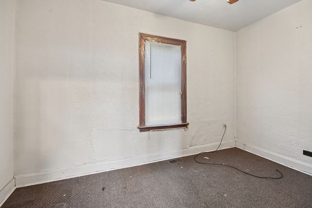 8918 S Woodlawn Avenue, Chicago, IL 60619