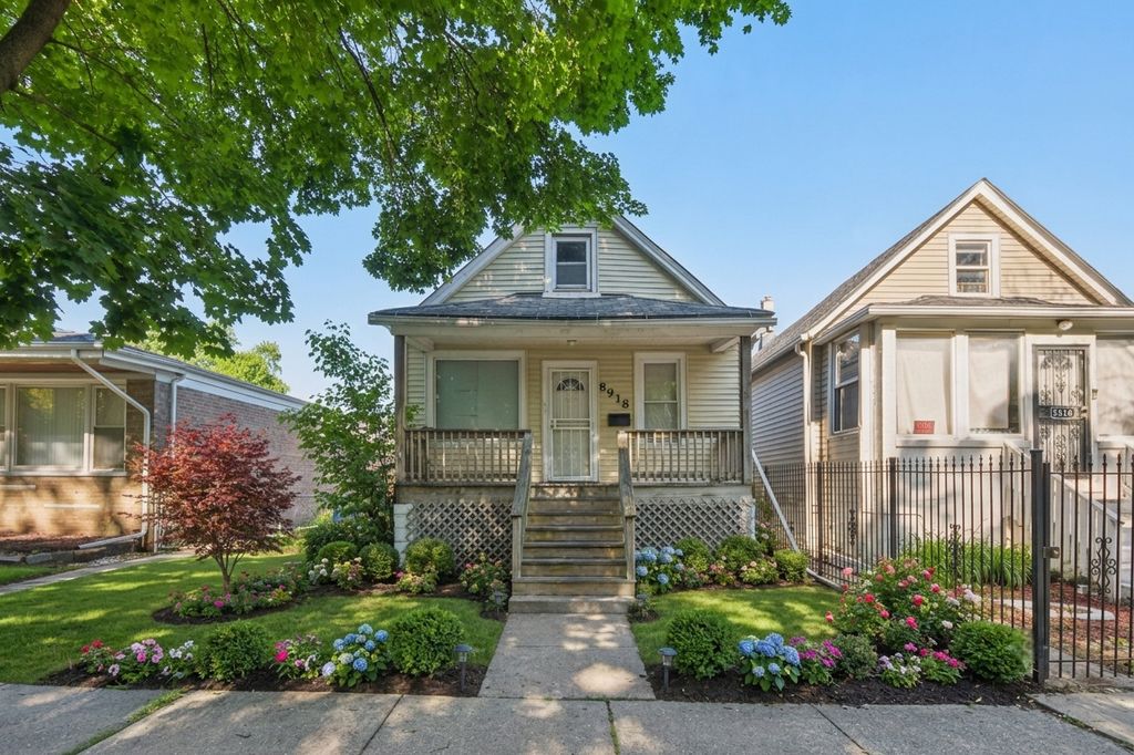 8918 S Woodlawn Avenue, Chicago, IL 60619