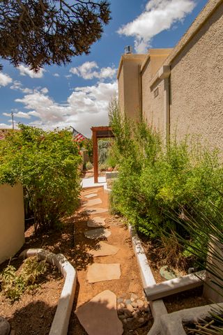 13017 Nandina Way SE, Albuquerque, NM 87123
