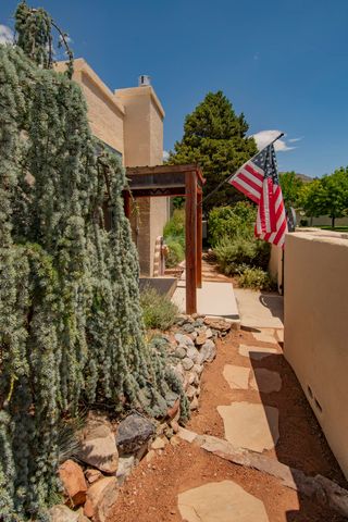 13017 Nandina Way SE, Albuquerque, NM 87123