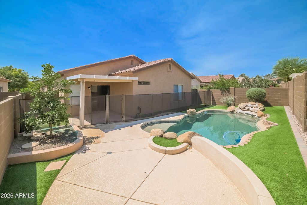 754 E DRIFTER Place, San Tan Valley, AZ 85143 — photo 2