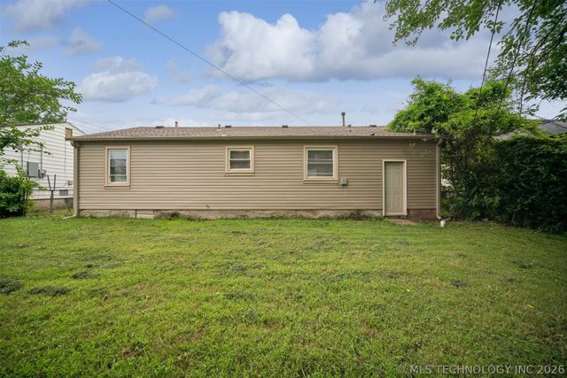 6207 E Newton Street, Tulsa, OK 74115