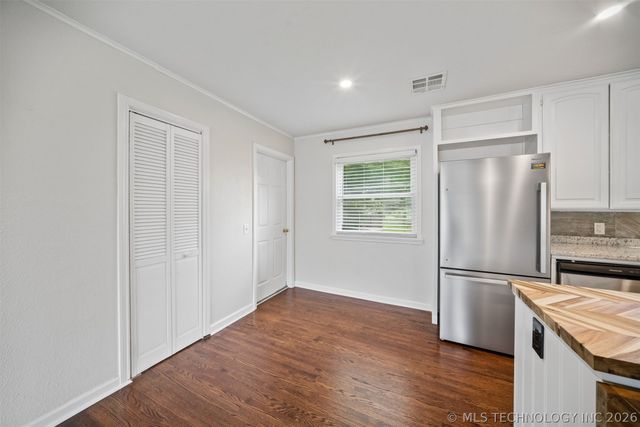 6207 E Newton Street, Tulsa, OK 74115