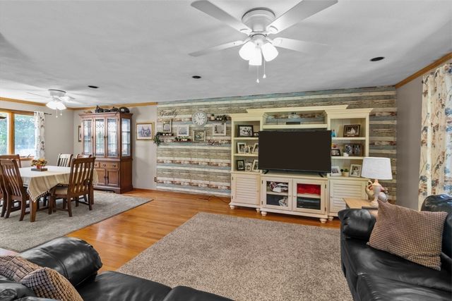 394 Lees River Ave, Somerset, MA 02725