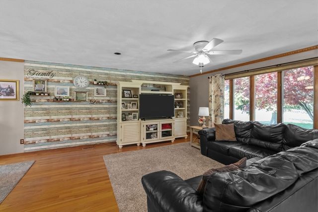 394 Lees River Ave, Somerset, MA 02725