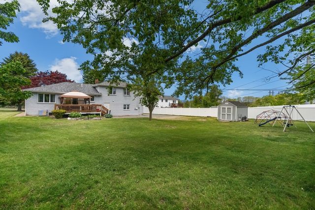 394 Lees River Ave, Somerset, MA 02725