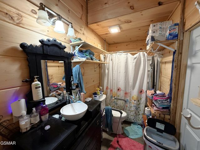 1910 Seaton Road, Greeneville, TN 37743