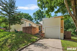 1704 W JACKSON Street, Springfield, IL 62704